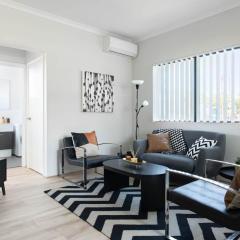 Chic Exec 2bdr 2bath -river,freo,parking,ac