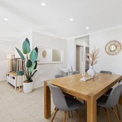 Rivervale Family Retreat-optus,river,shops,crown