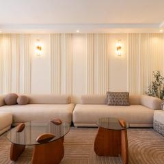 Le yacht apartment II Oceanfront residence 2 BR 2 BA