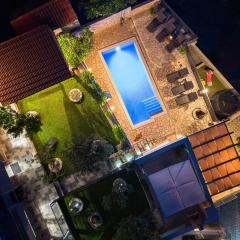 Home PANDZA - Omiš, private pool close to the beach