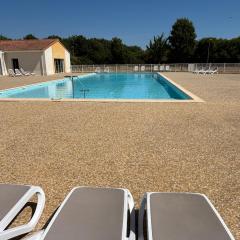 Maison 2 chambres au calme avec piscine, proche plages et commerces - FR-1-197-484