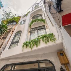 HighEnd 5MasterBR Building District 1
