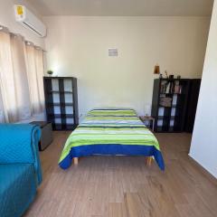 Habitación Ecléctica con AC a Pasos del Mar
