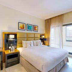 Spacious & Elegant 2BR Retreat - Business Bay