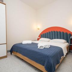 1BR Apt with Modern Comfort & Balcony - by Wehost