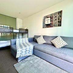 Modern 1BR West Melbourne Gateway