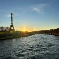 Little LV2 Au cœur de l'Avenue des Champs-Elysées Arc de Triomphe