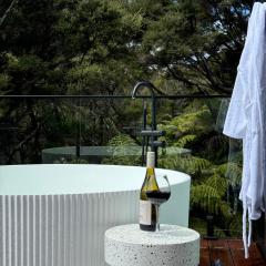 Wahapu Lodge - Luxury sea views