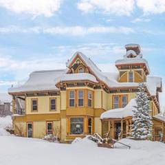 The Victorian Under the Gondola