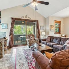 Main Street Escape Walk to Gondola plus Hot Tub