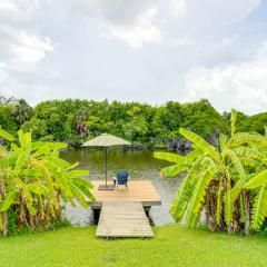 Port Charlotte Home with Sunroom, Grill and Fire Pit!