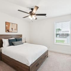 Arte Luxury Townhomes E2 I Comfy 2 Bed 25 Bath