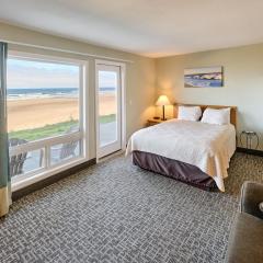 Ground Floor Oceanfront Condo - Full Kitchen - Pool & Hot Tub