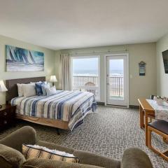 Fireplace Studio - Ground Level - Beach Access - Pool & Hot Tub