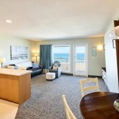 Oceanfront Family Suite - Full Kitchen - Beach Access - Pool & Hot Tub