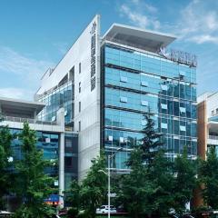 GreenTree Alliance Hotel Chongqing Fortune Plaza Xingfu Square Guangdianyuan Light Rail Station