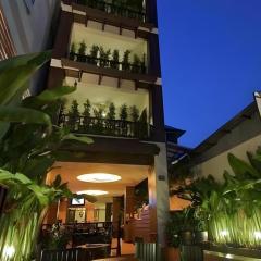 Anoma Boutique House