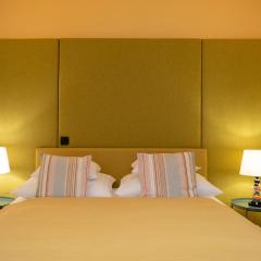 Yellow Flat by GrazRentals with best location & free parking