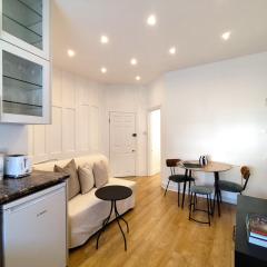 Flat A - Montagu St Residence