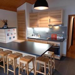 Chalet chaleureux à Châtel - Idéal 6 pers, 3 pièces, proche télésiège, WIFI, balcon sud, garage - FR-1-676-21