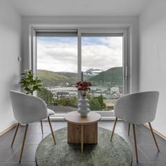 Northstay - Tromsø Outlook, Amazing City & Mountain Views