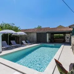 Holiday Home Kate by Interhome