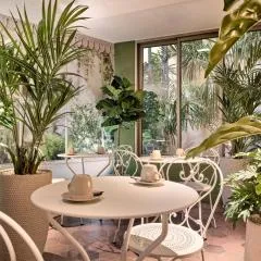 Posy Hotel by Happyculture