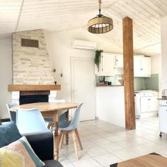 Maison La Luzala 2 bedrooms beach and port within walking distance