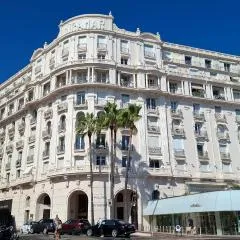 Cannes Croisette - Studio Palais Miramar - Across the Beach - Next to Carlton Hotel