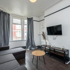 4BR Home in Great Location close to Transport