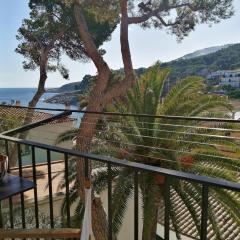 T4 · Beachside escape with unbeatable views