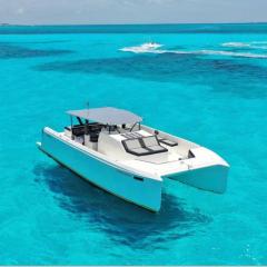 Barco privado de lujo para tu familia y amigos en Cancun-isla mujeres