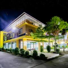 C2U Hotel Uthai Thani