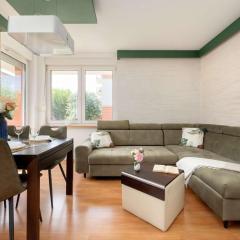2-Bedroom Air-Conditioned Apartment with Balcony in Wroclaw by Noclegi Renters