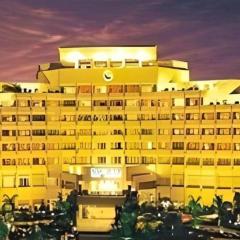 Fangzhong Holiday Hotel