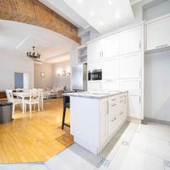 Chic & Central Getaway Dob 20
