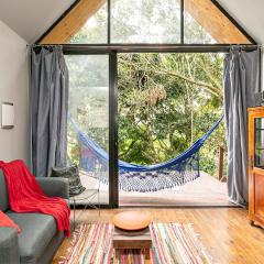 Linda Cabana e um Refúgio na Natureza I Fogueira