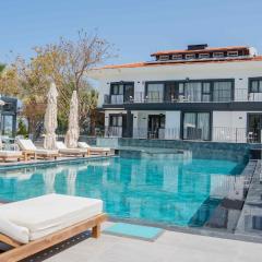 Enki Suess Alaçatı