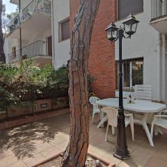 Apartamento con terraza a metros de la playa y zona comercial, ideal familiar - Costa Brava - ES-209-68