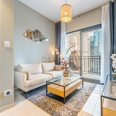 Facing the Dubai Water Canal 1BR, Minutes from Metro with Easy Downtown Access, Zada Tower, Business Bay by Deluxe Holiday Homes