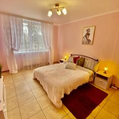 Подобово Низький поверх в 2 мин від м Чернігівська ТЦ Проспект Серце МВЦ