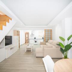 Stylish 3-Bedrooms Getaway with Terrace & Pool