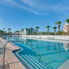 Walk to Indian Shores Beach and Pool Sunny Condo