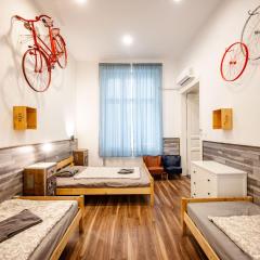 Very Central apartment- 2 Bedrooms and 2 Bathrooms