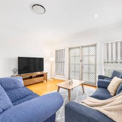 Cozy Hub near Food Fusion Family Business Ideal