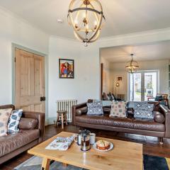 4 Bed in Tenby FB193