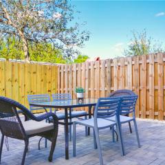 Family-Friendly Townhouse - Close to Beach