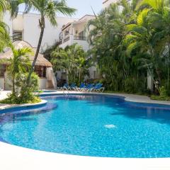 Modern 2BR Apt-3 Baths-Pool-Wi-Fi-Steps to Beach