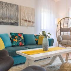 Apartment with shared swimming pool