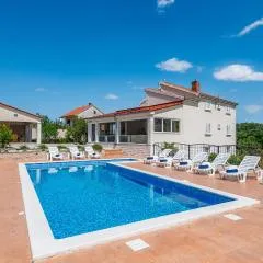 Stunning Home In Cvrljevo With Private Swimming Pool, Can Be Inside Or Outside